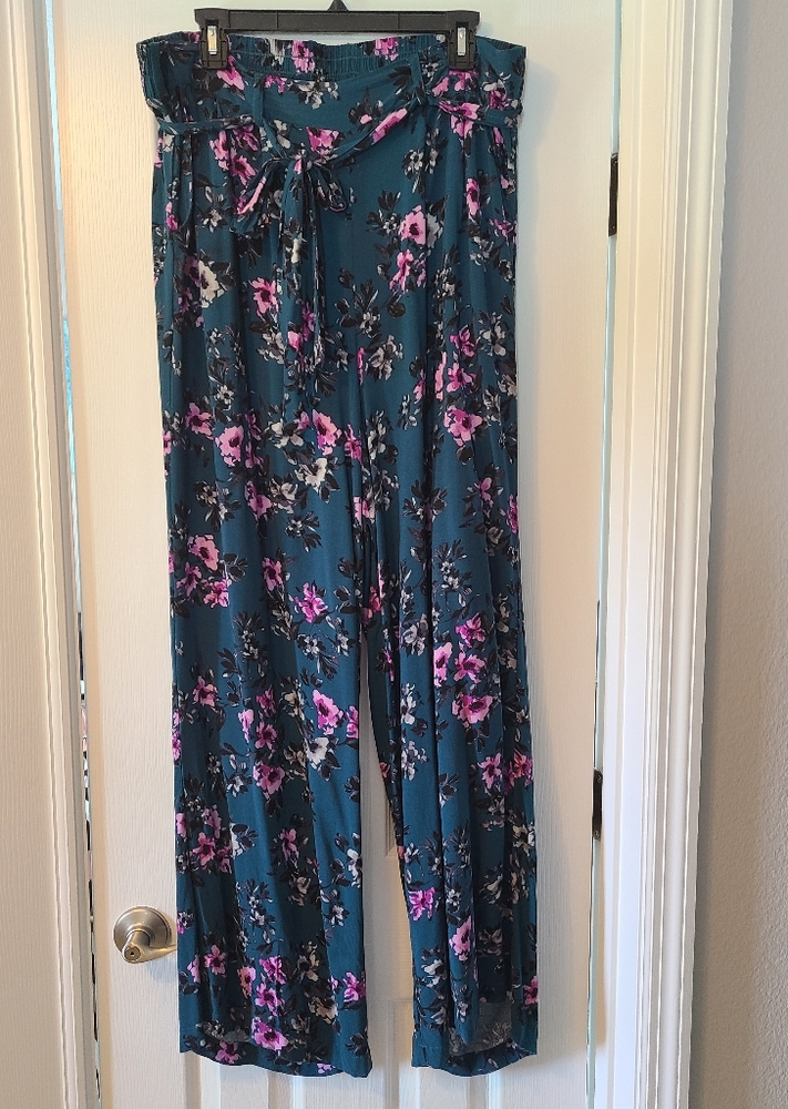Torrid sz.1 wide leg opening pant